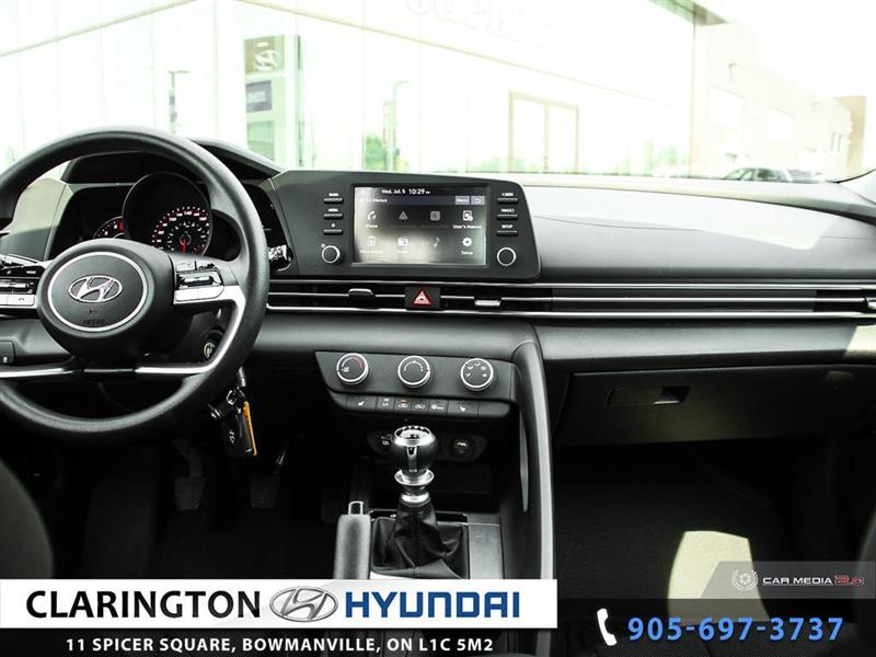 2022
Hyundai
Elantra