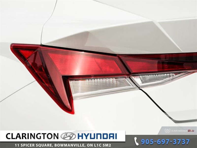 2022
Hyundai
Elantra